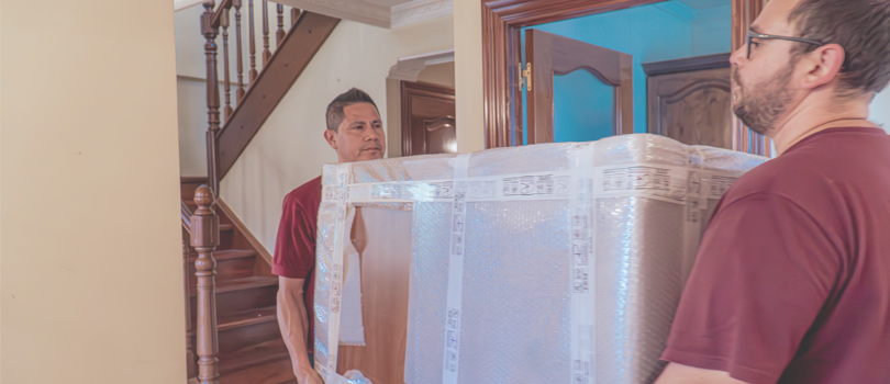 Aprende a mover muebles grandes sin romperte la espalda (ni rayar el suelo)