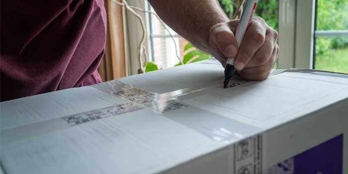 como etiquetar cajas de mudanza
